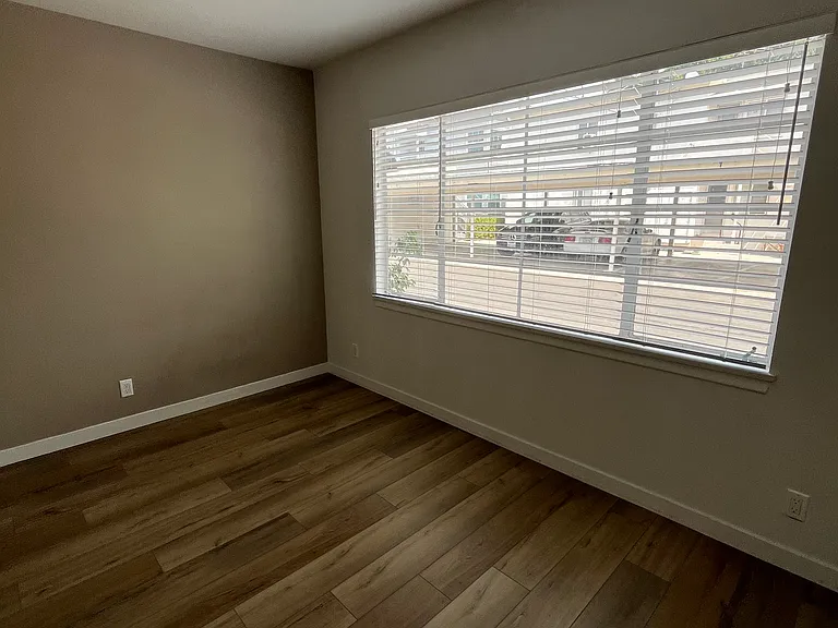 419 S Rexford Dr #2 — Photo 27