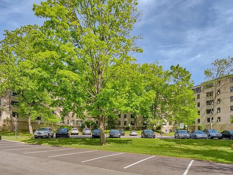 Thomas Wynne Apartments — Photo 38