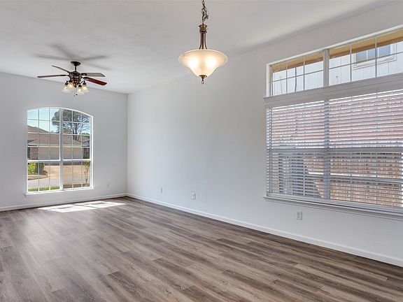 4th image of 2612 Forest Creek Dr