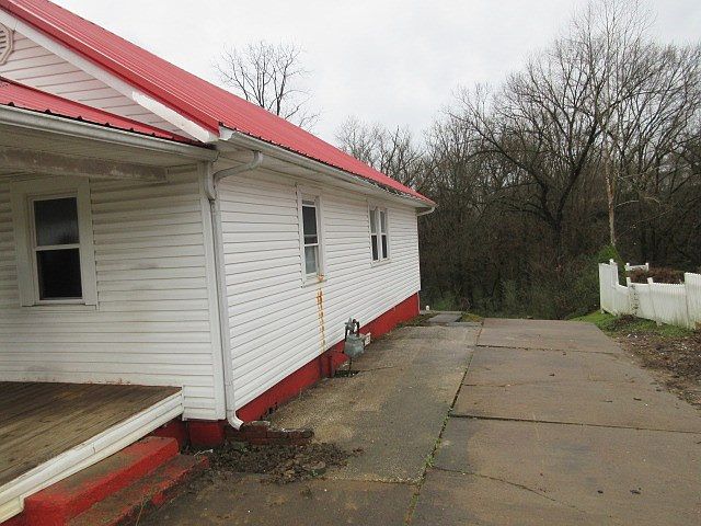 2nd image of 116 12th St