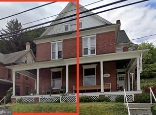 104 Hanover St, Glen Rock, PA 17327
