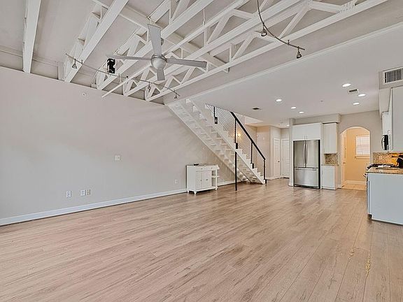 5th image of 1616 Elgin St #11