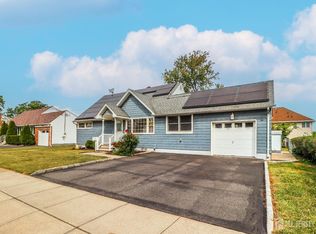 23 Montview Rd, Edison, NJ 08837