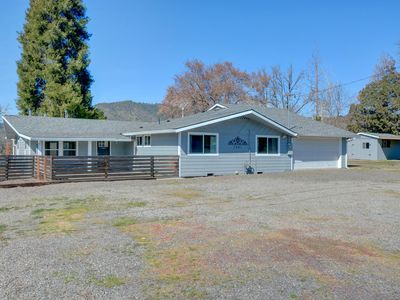 7441 Maple Ln, Central Pt, OR, 97502