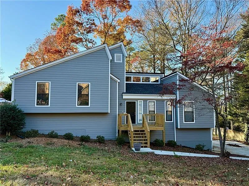 3 bed, 2.0 bath, $2,450 — Photo 1