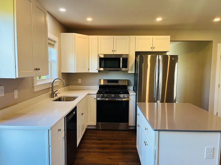 12 Lawton St #A — Photo 4