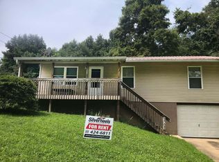 3028 Meadowview Dr, Parkersburg, WV 26104