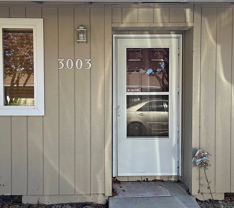 3003 & 3005 Sheraton Ct
