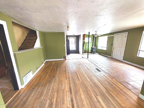 4th image of 808 1st St