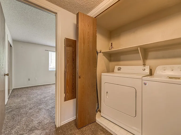 639 N University Ave #9 — Photo 8