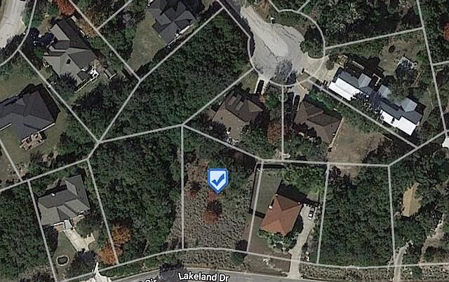 1st image of 18500 Lakeland Dr
