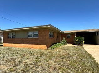 308 Cherokee Trl, Foss, OK 73647