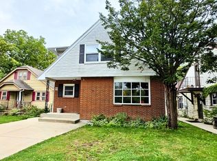 7923 W Bluemound Rd, Milwaukee, WI 53213