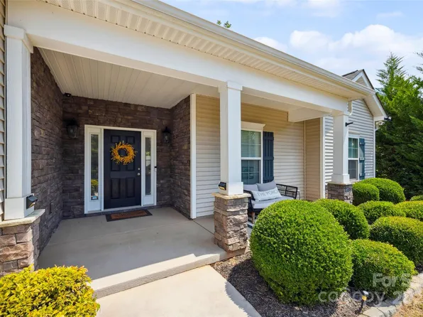2202 Gatwick Cir, Belmont, NC 28012