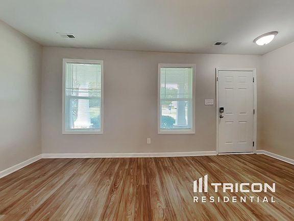3rd image of 209 Crown Side Dr