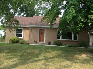 130 W Freistadt Rd, Thiensville, WI 53092