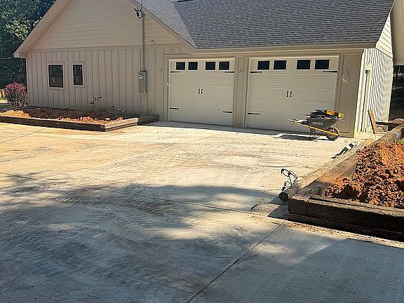 5th image of 8047 Pinewood Dr