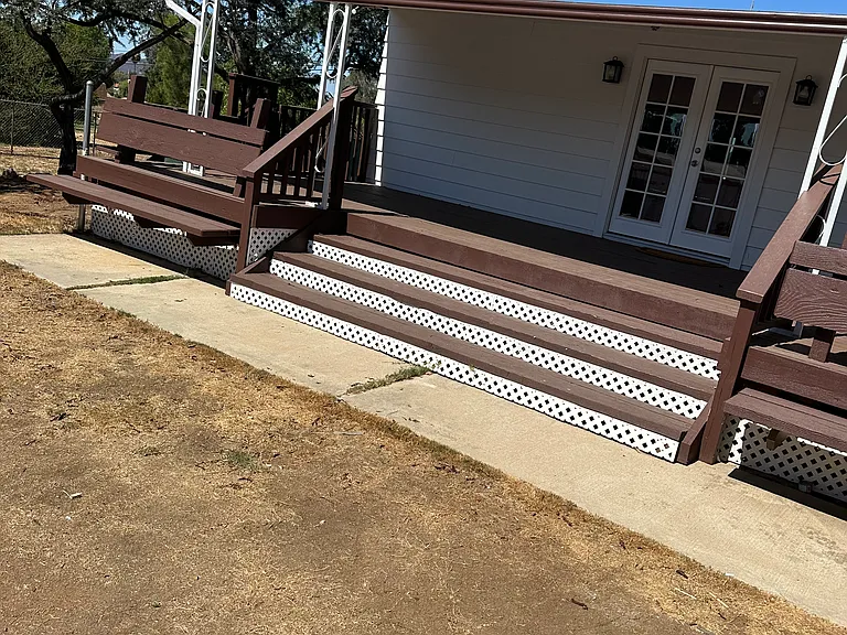 Hanson Ln — Photo 14