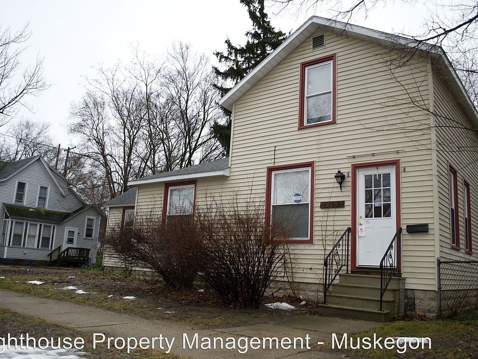 1st image of 1203 4th St