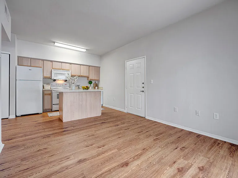 La Calera Apartments — Photo 18