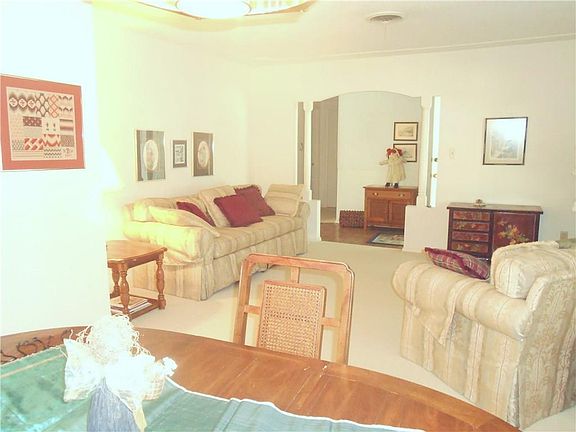 5th image of 4912 Blaney Ave