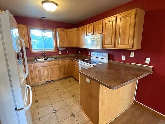 5th image of 9061 Twins St