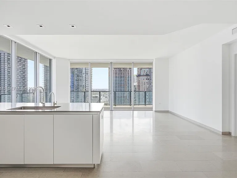 68 SE 6th St #2702 — Photo 34
