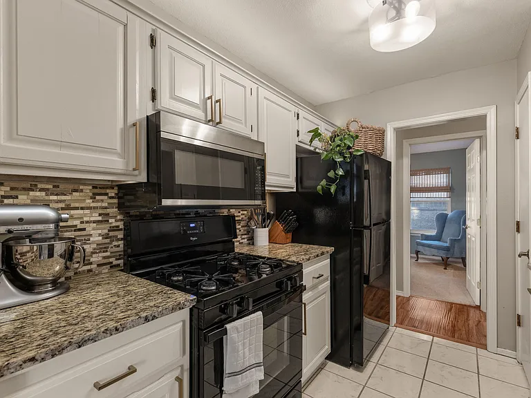 2909 W 61st Pl S — Photo 66
