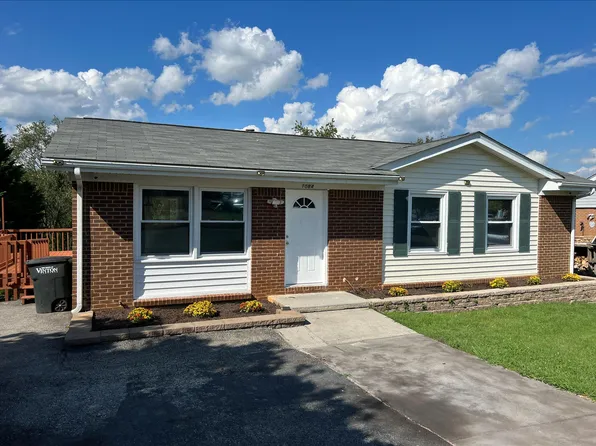 1084 Maywood Dr, Vinton, VA 24179