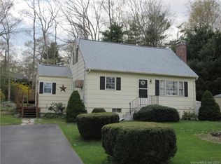 17 Cubles Dr, Niantic, CT 06357