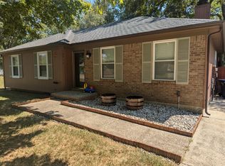 7010 Bartlett Rd, Louisville, KY 40218