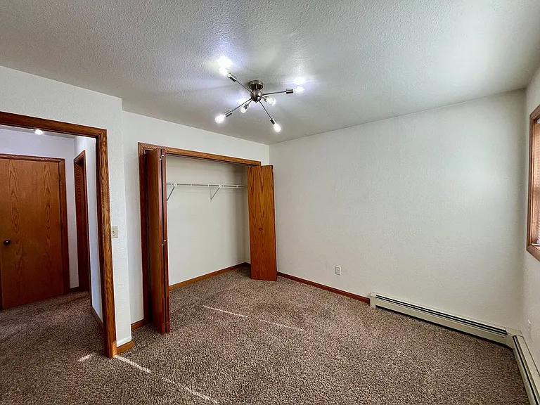 1216 N Point Dr — Photo 9