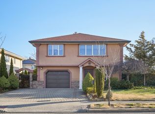 2 Ivy Ln, Wallington Boro, NJ 07057