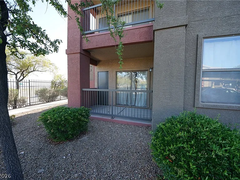 8000 W Badura Ave #1061 — Photo 4