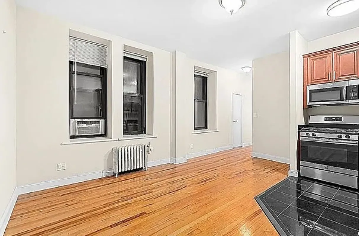 150 West 47th Street — Photo 2