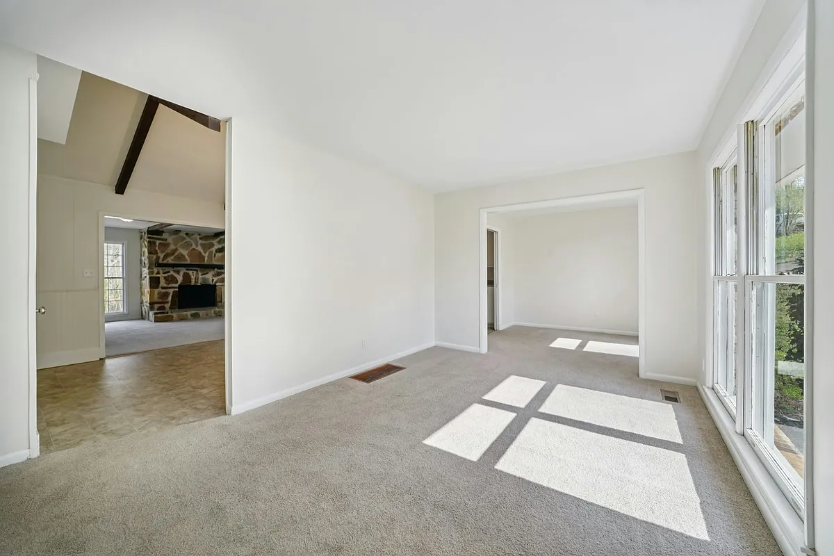 Building Photo - 1409 Medina Ln