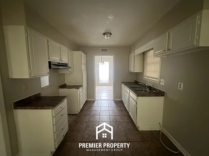 2462 Kimbark Woods Cv — Photo 5