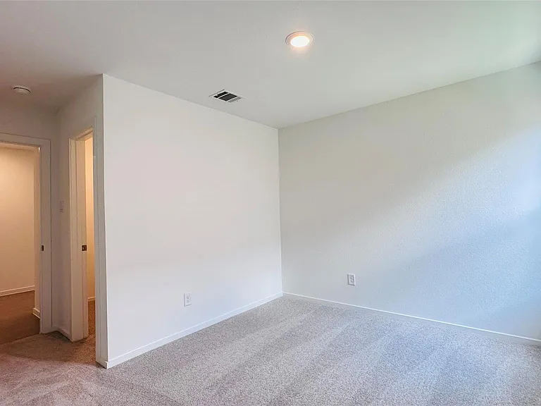 206 Amy St — Photo 12