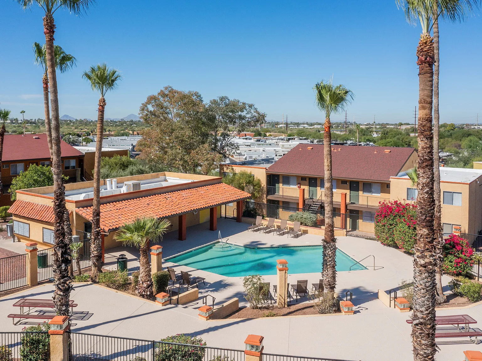 Pantano Crossing Apartments — Photo 3