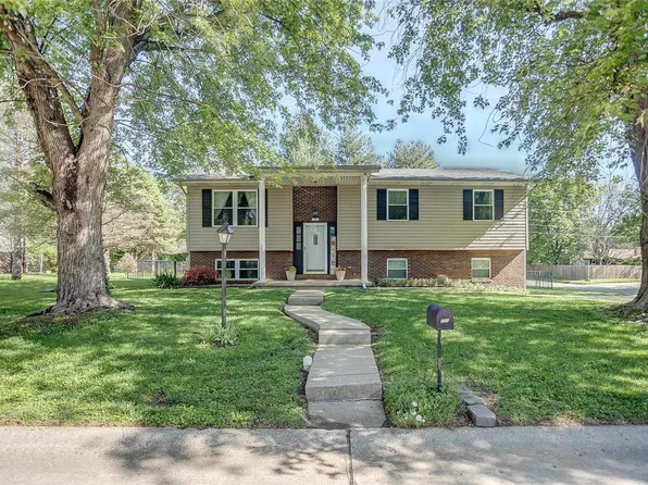 101 Big Bend Blvd, Swansea, IL 62226