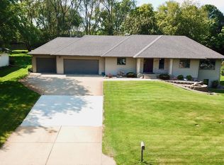 2613 Tranquility Dr, Saint Cloud, MN 56301