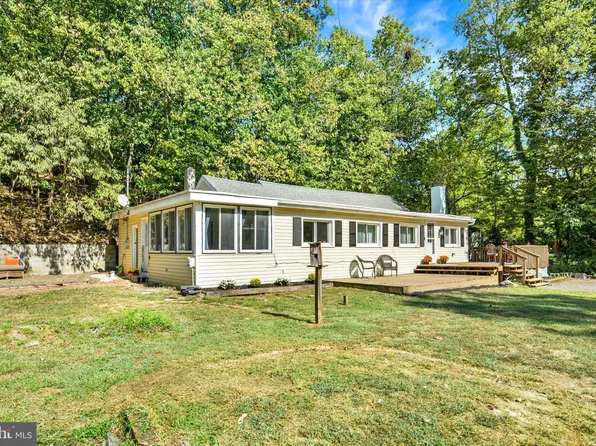 12 W Willow Ter, Mechanicsburg, PA 17050