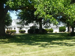 2374 350th St, Latham, IL 62543