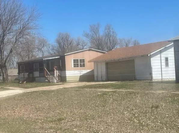 112-118-120 N High St, Argonia, KS 67004