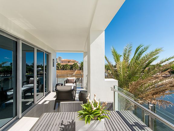 5th image of 250 Garden Court
