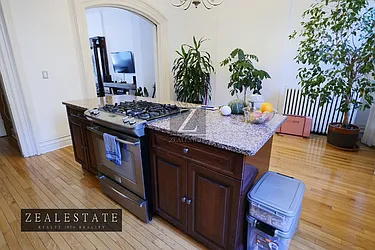 Rented by ZealEstate Group Inc