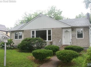 294 Thompson Ave, Englewood, NJ 07631