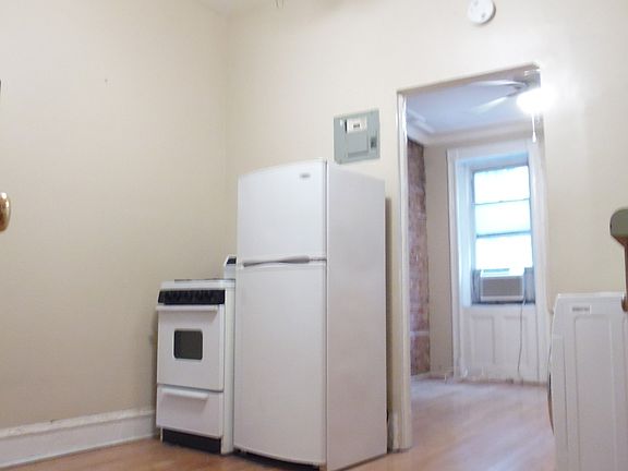2nd image of 183 Bleecker St #1