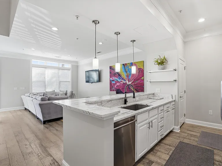200 River Landing Dr #B102 — Photo 19