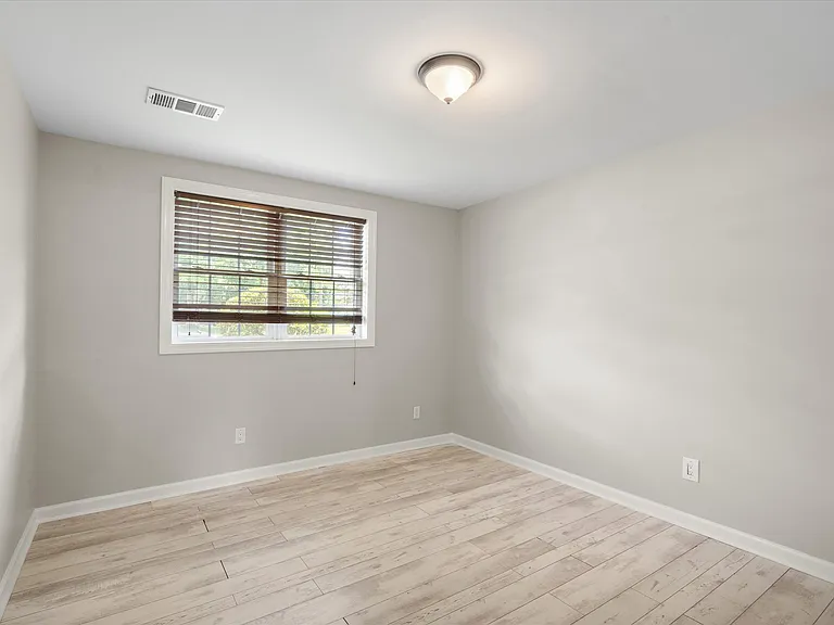 15100 Carlbern Dr — Photo 13